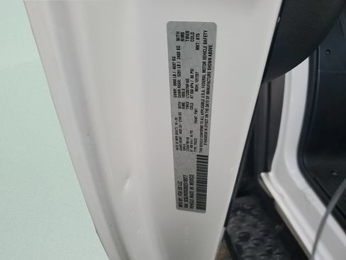 Used 2025 RAM ProMaster 2500 FWD image 21