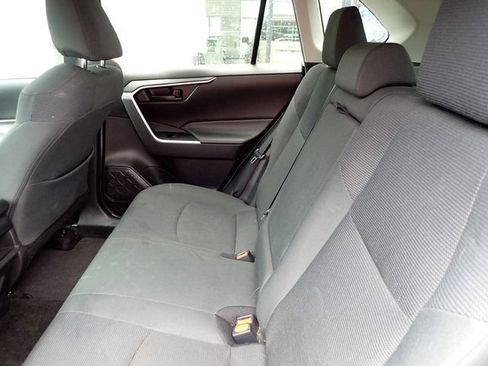 Used 2020 Toyota RAV4 LE w/ Carpet Mat Package AWD/4WD image 17