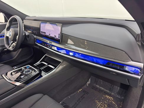 Used 2023 BMW i7 xDrive60 w/ Parking Assistance Package image 16