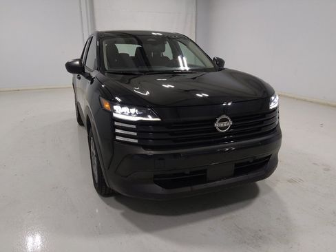 Used 2025 Nissan Kicks S FWD image 14