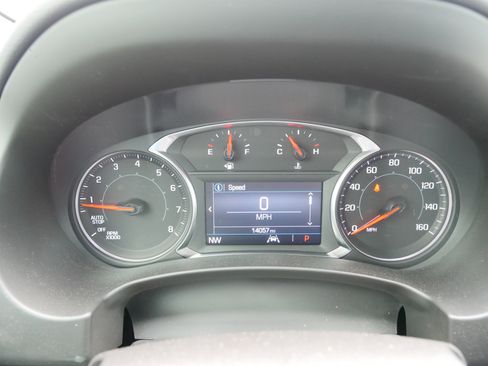 Used 2024 GMC Terrain SLE w/ Driver Convenience Package image 14