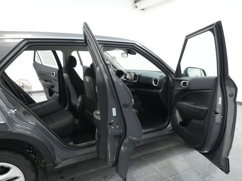 New 2026 Hyundai Venue SE image 25