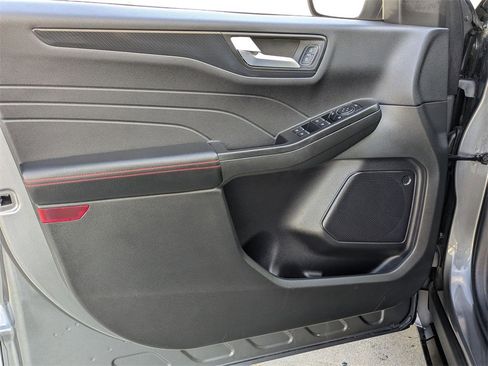 Used 2024 Ford Escape ST-Line image 11