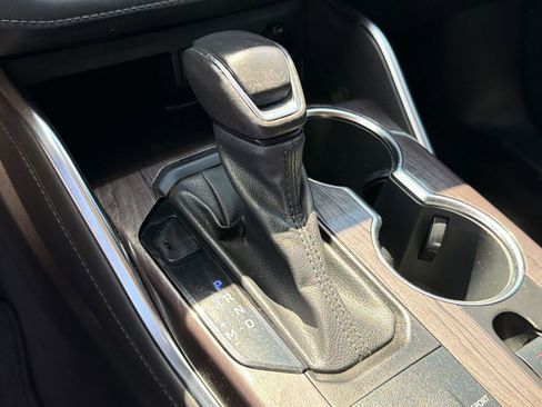 Used 2022 Toyota Highlander Platinum image 19