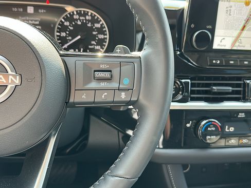 Certified 2025 Nissan Pathfinder SL image 15