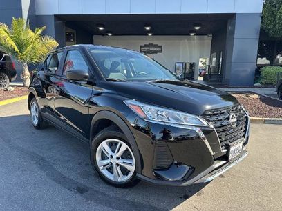Certified 2025 Nissan Kicks Play S