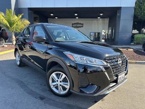 Certified 2025 Nissan Kicks Play S FWD image 1