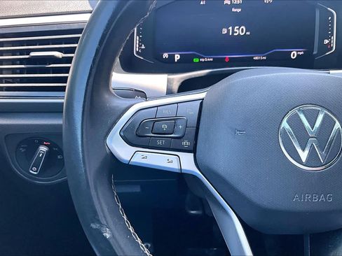 Certified 2023 Volkswagen Atlas Cross Sport SE w/ Panoramic Sunroof Package FWD image 24