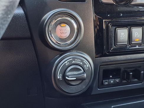 Used 2021 Nissan Titan PRO-4X w/ Pro-4x Convenience Package AWD/4WD image 21