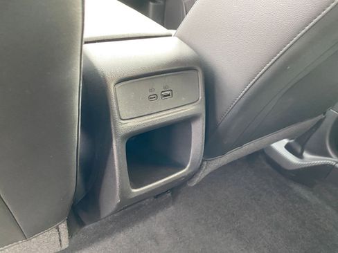 Used 2025 Chevrolet Trax LT w/ LT Convenience Package image 24