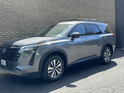 New 2026 Nissan Pathfinder SL w/ Cargo Package AWD/4WD image 18