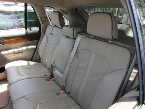 Used 2015 Lincoln MKX FWD w/ Equipment Group 101A image 8