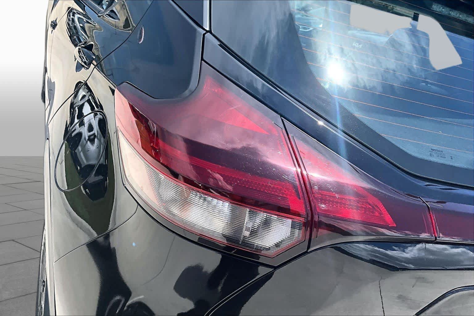 Used 2024 Nissan Kicks SR w/ SR Premium Package FWD image 27