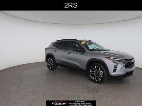Used 2024 Chevrolet Trax RS w/ Driver Confidence Package FWD image 27