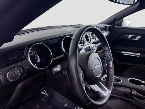 Used 2020 Ford Mustang Convertible image 23