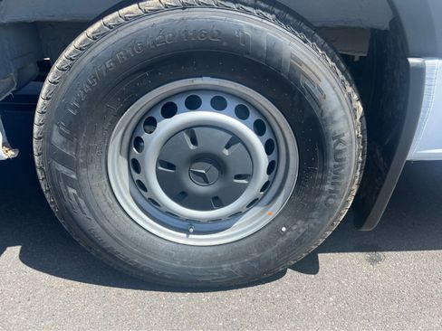 New 2025 Mercedes-Benz Sprinter 2500 image 25