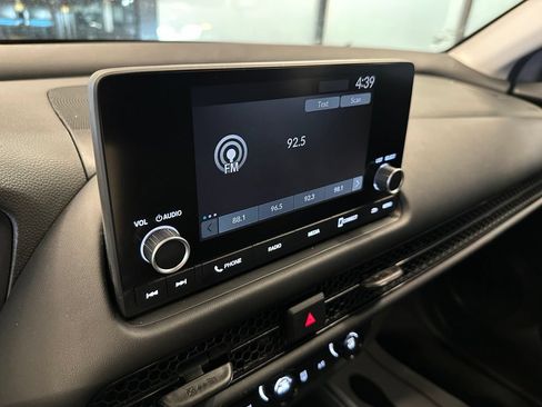 Used 2023 Honda HR-V LX image 12