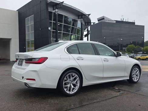 Used 2025 BMW 330i xDrive Sedan AWD/4WD image 5