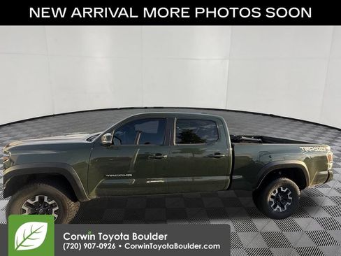 Used 2021 Toyota Tacoma TRD Off-Road w/ TRD Premium Off Road Package AWD/4WD image 4