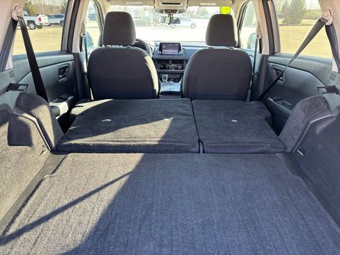 Used 2024 Nissan Rogue S image 13