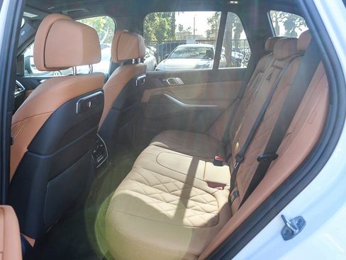 New 2026 BMW X5 xDrive40i w/ Climate Comfort Package image 18