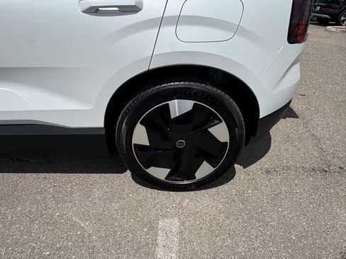 New 2025 Volvo EX30 Plus w/ Protection Package Premier image 7