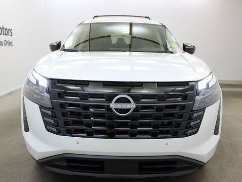 Certified 2026 Nissan Pathfinder SV FWD image 7