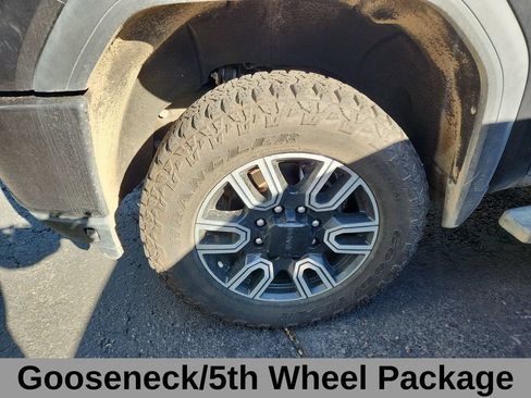 Used 2020 GMC Sierra 2500 AT4 w/ AT4 Premium Package AWD/4WD image 2