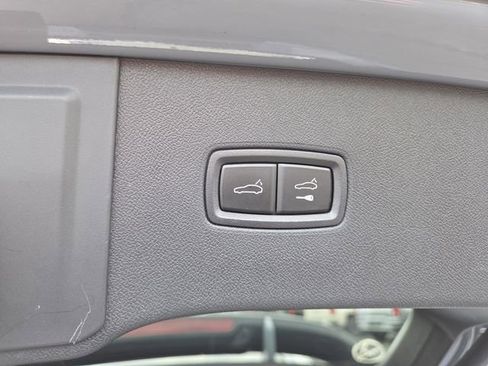 Used 2025 Porsche Cayenne GTS AWD/4WD image 17