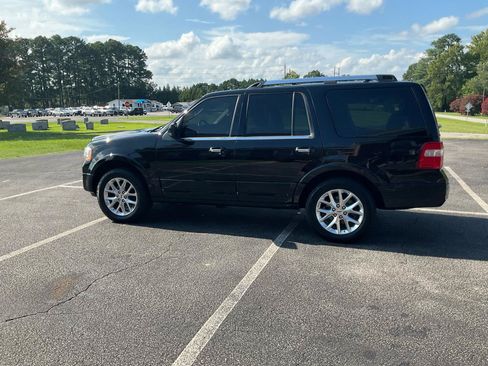 Used 2017 Ford Expedition Limited w/ Equipment Group 301A AWD/4WD image 13