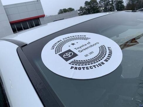 Used 2023 Toyota Venza LE image 35