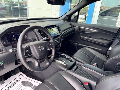 Used 2023 Honda Passport TrailSport image 11