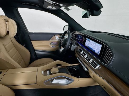 New 2026 Mercedes-Benz GLS 580 4MATIC image 16