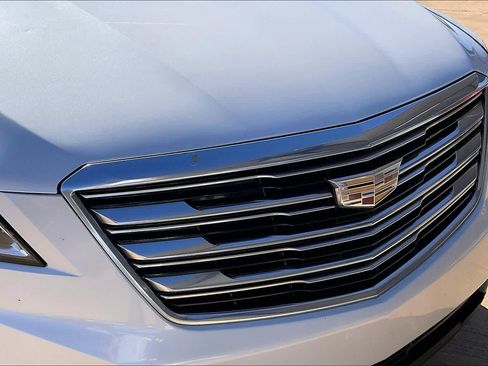 Used 2017 Cadillac XT5 FWD image 29