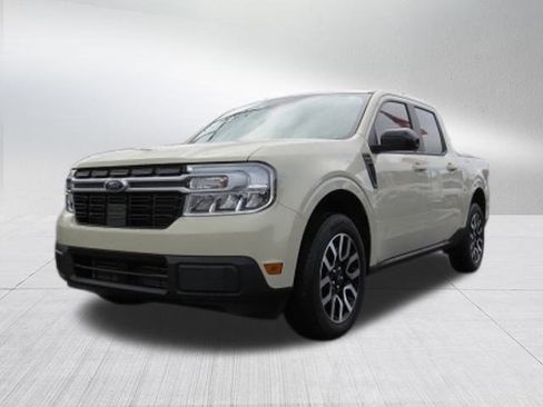 Used 2024 Ford Maverick Lariat image 7