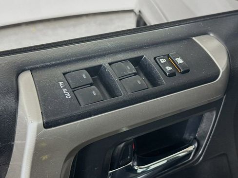 Used 2017 Toyota 4Runner SR5 image 18