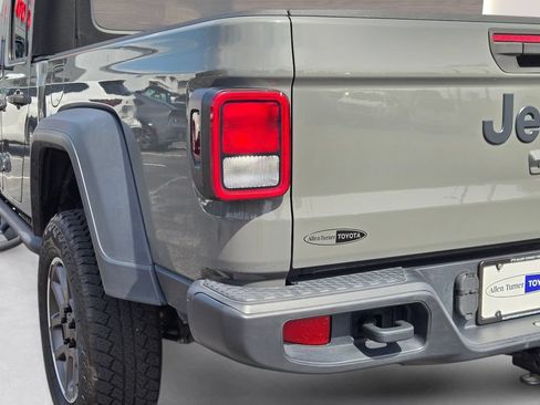 Used 2020 Jeep Gladiator Sport w/ Quick Order Package 24S AWD/4WD image 9