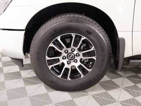 Used 2024 Nissan Titan SV w/ Accessory Utility Package image 15