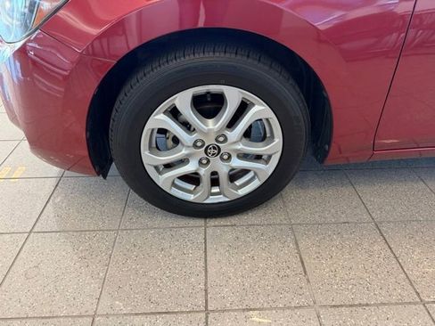 Used 2017 Toyota Yaris iA image 10