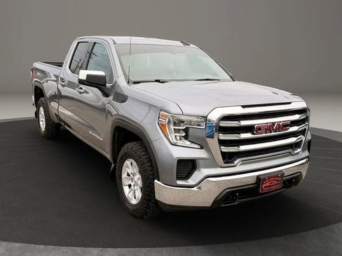 Used 2020 GMC Sierra 1500 SLE w/ SLE Value Package image 3