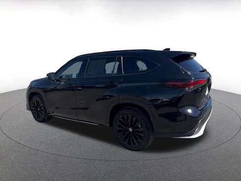 Used 2025 Toyota Highlander XSE image 10