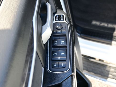 Used 2024 RAM 3500 Big Horn image 12