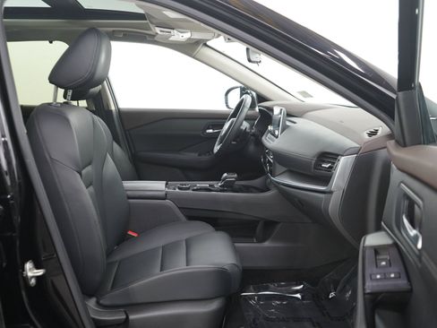 Used 2023 Nissan Rogue SV w/ SV Premium B Package AWD/4WD image 11