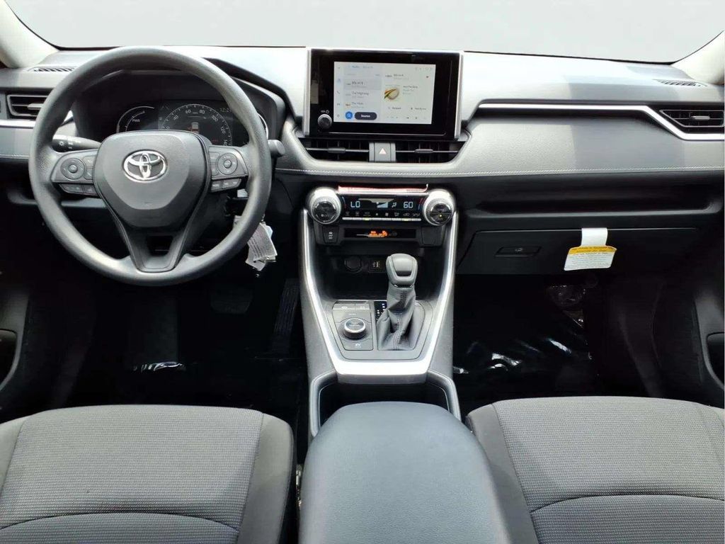 Used 2025 Toyota RAV4 LE AWD/4WD image 11