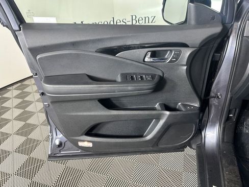 Used 2022 Honda Pilot Touring image 10
