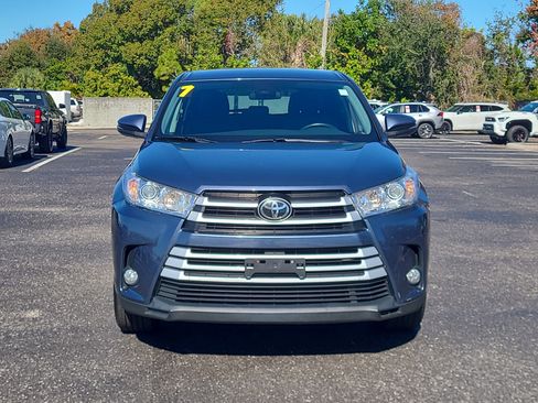 Used 2017 Toyota Highlander LE image 8