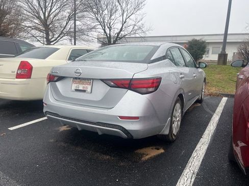 Used 2020 Nissan Sentra S image 4