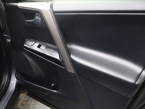 Used 2016 Toyota RAV4 Limited image 12