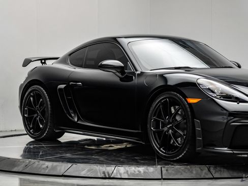 Used 2021 Porsche 718 Cayman GT4 RWD image 29