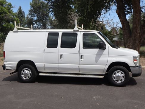 Used 2014 Ford E-250 and Econoline 250 w/ Power Group RWD image 3